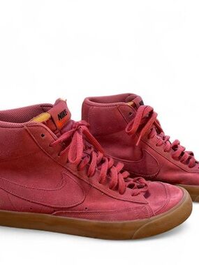 Nike Blazer Mid ‘77 Redwood Suede Mid-Top Sneakers with Gum Sole